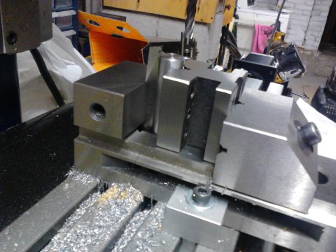 Setup for milling bearing slot